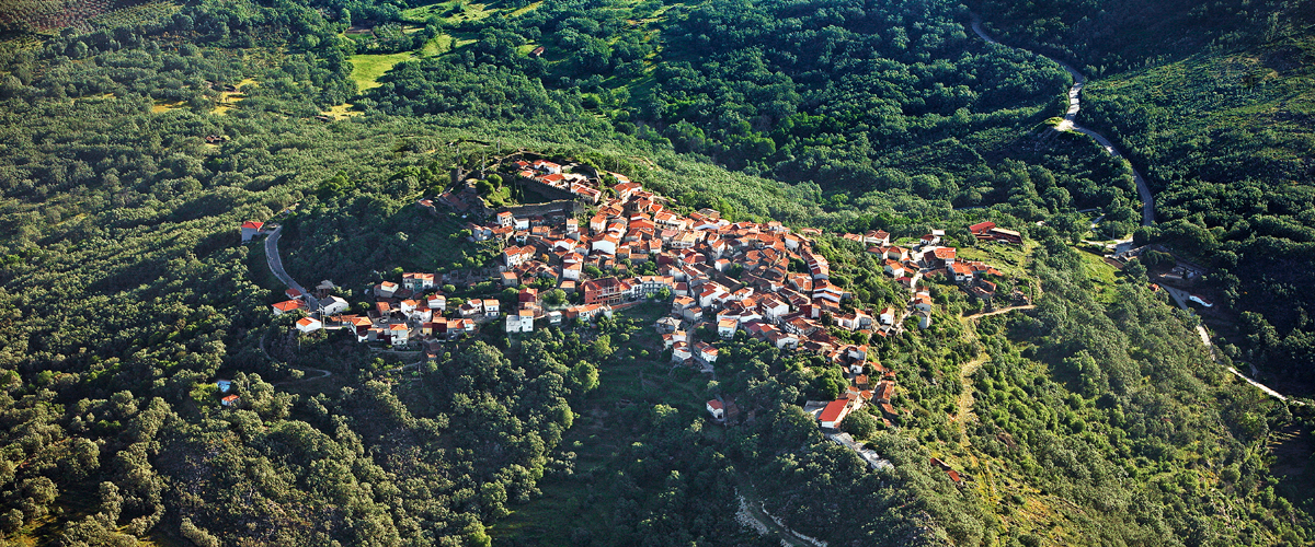 santibañez el alto vista aerea, vista aerea castillo, vista aerea pueblo, vista aerea paisaje